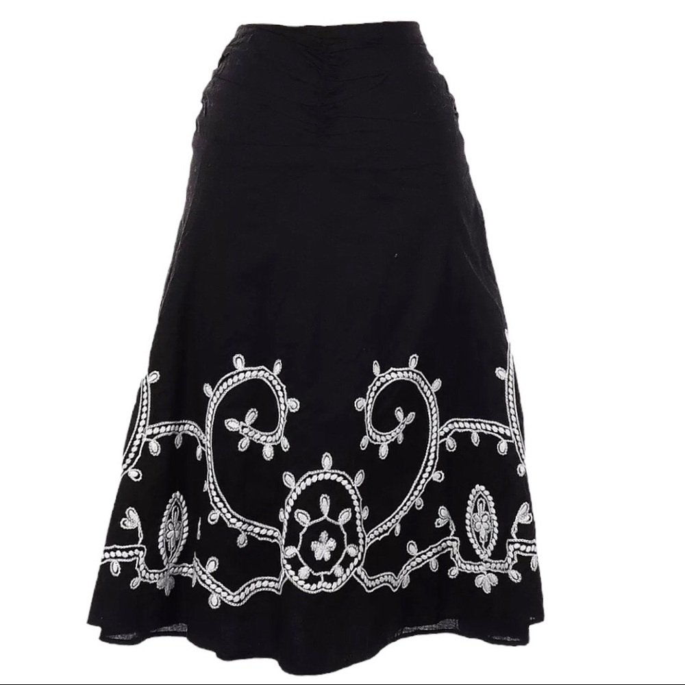 Carole Little Casual Midi Skirt Black Beautiful White Embroider Size 6 Pre-Loved